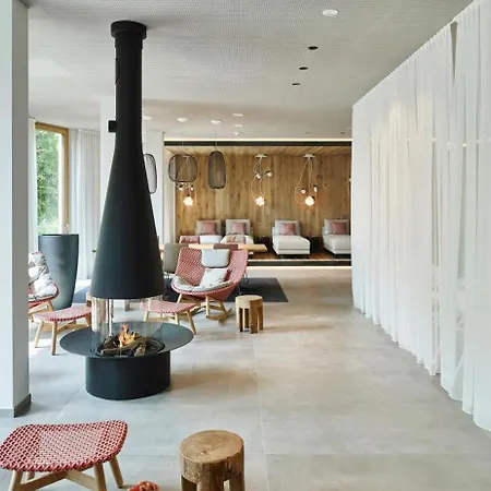 Steigenberger & Ξενοδοχείο 4*