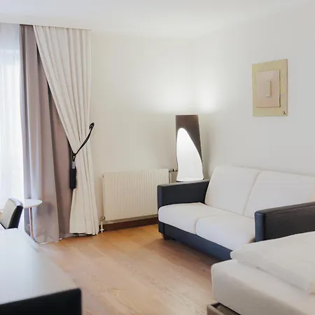 ホテル Steigenberger & 4*