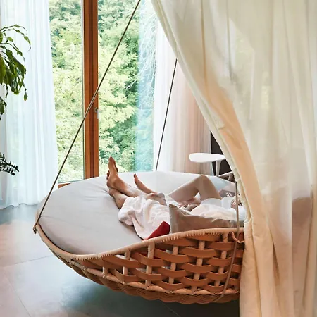 ホテル Steigenberger &